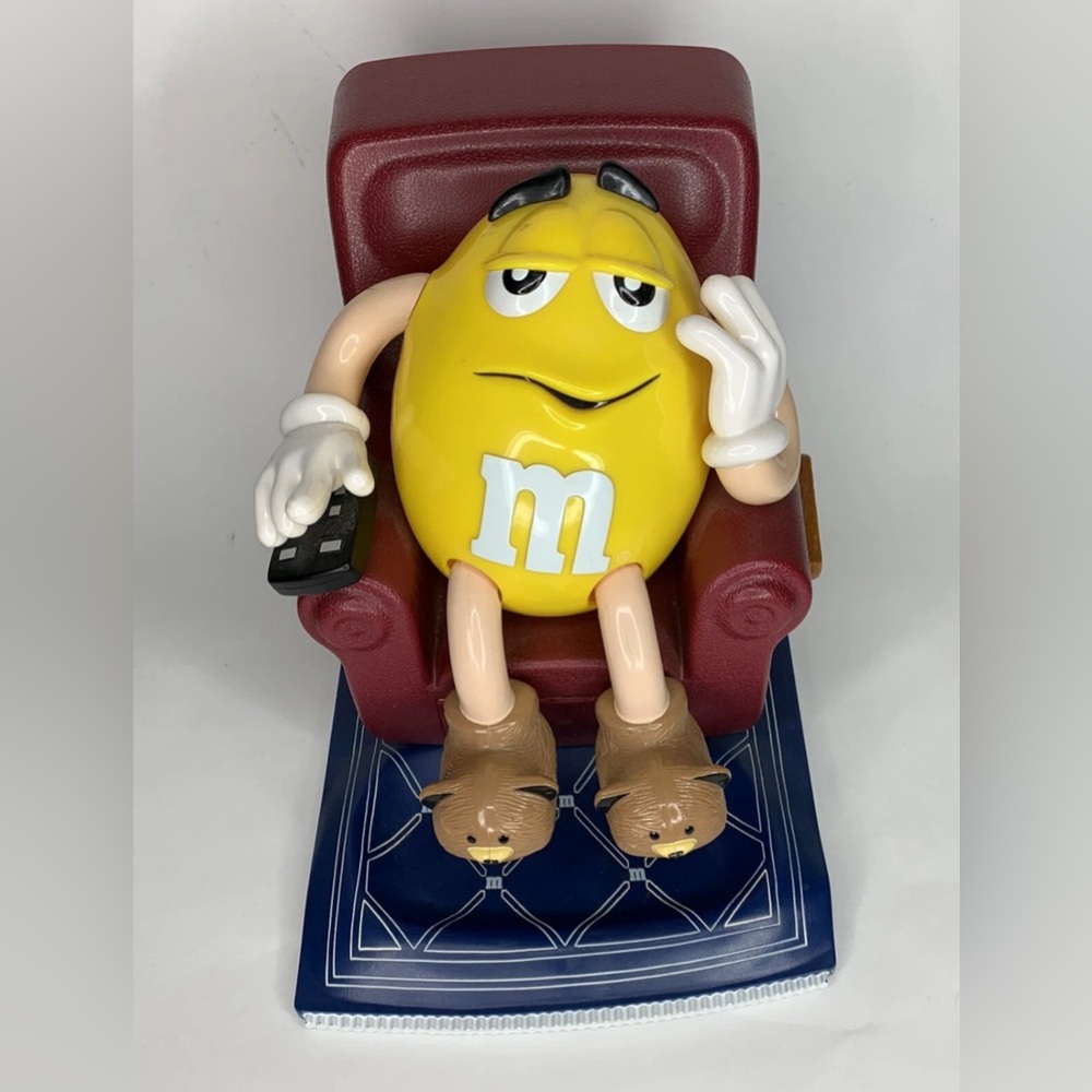 Vtg 1999 M&M's x La-Z-Boy Yellow M&M Chair Recliner Chocolate Candy Dispenser